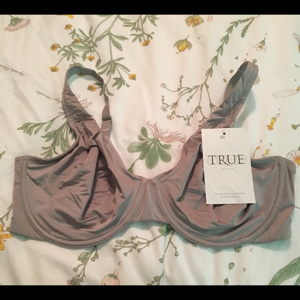 NWT Uniform by Nikki Dekker Unlined Triangle 40D